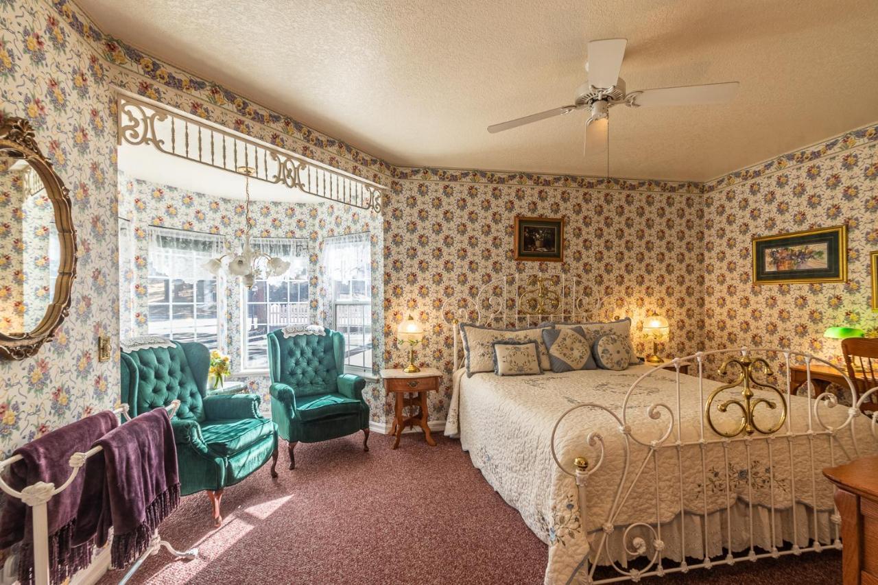 Apples Bed And Breakfast Inn Big Bear Lake Exterior photo