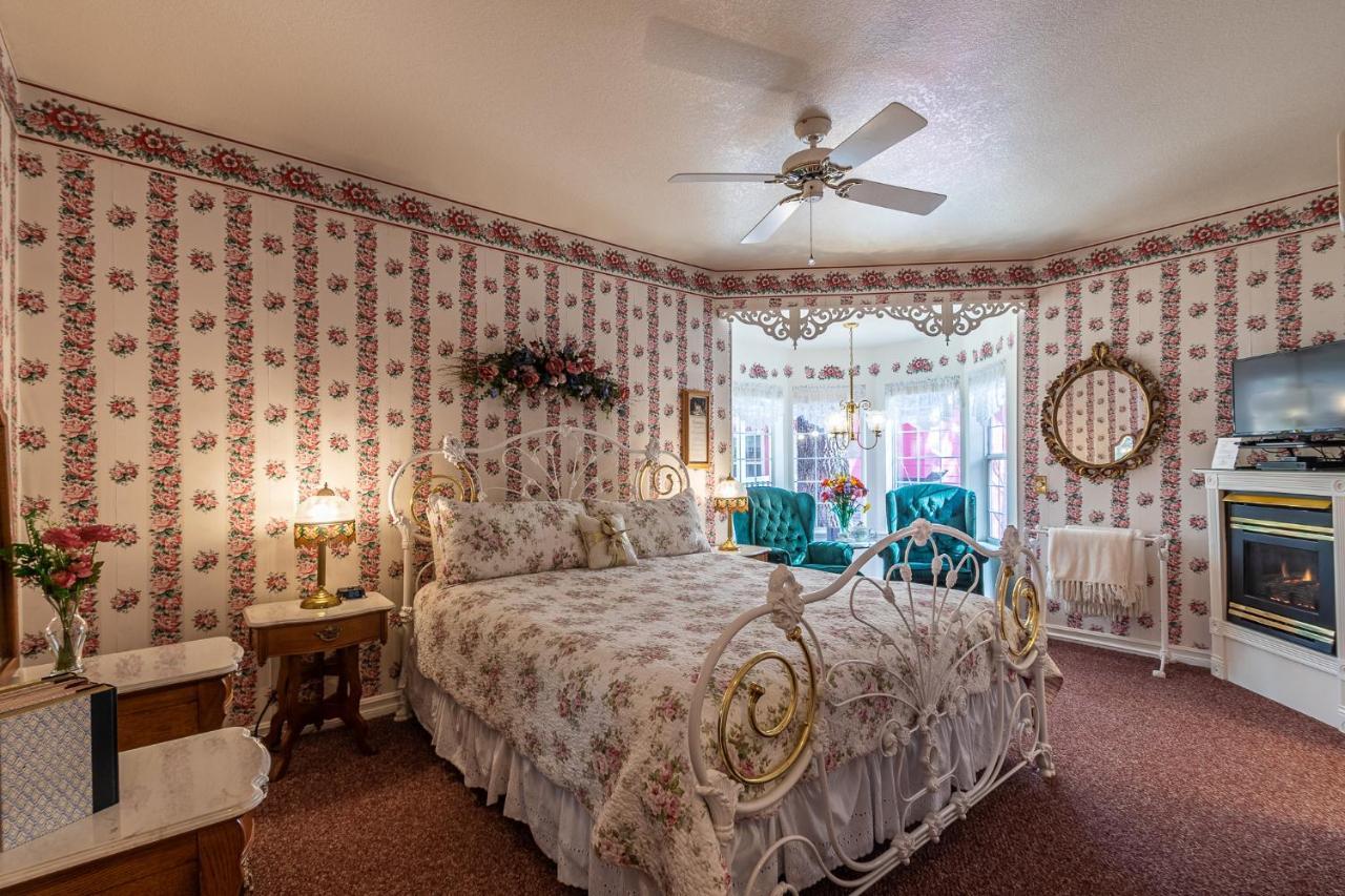 Apples Bed And Breakfast Inn Big Bear Lake Exterior photo