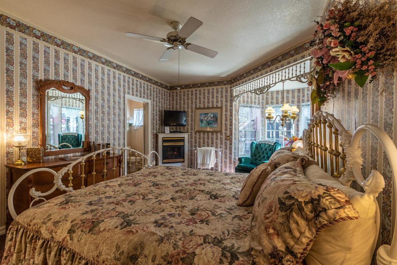 Apples Bed And Breakfast Inn Big Bear Lake Exterior photo