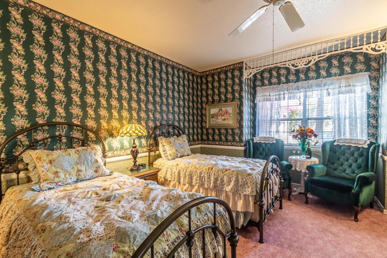 Apples Bed And Breakfast Inn Big Bear Lake Exterior photo