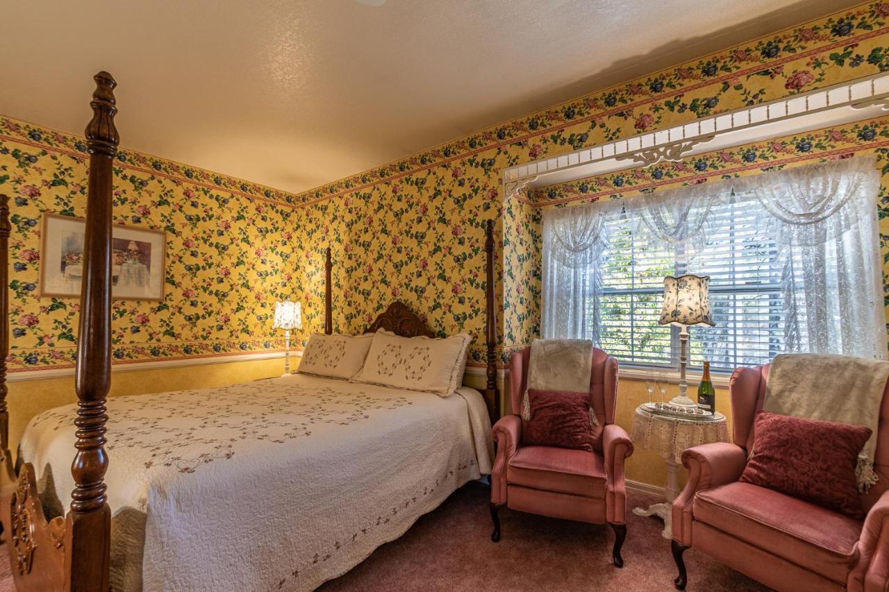 Apples Bed And Breakfast Inn Big Bear Lake Exterior photo