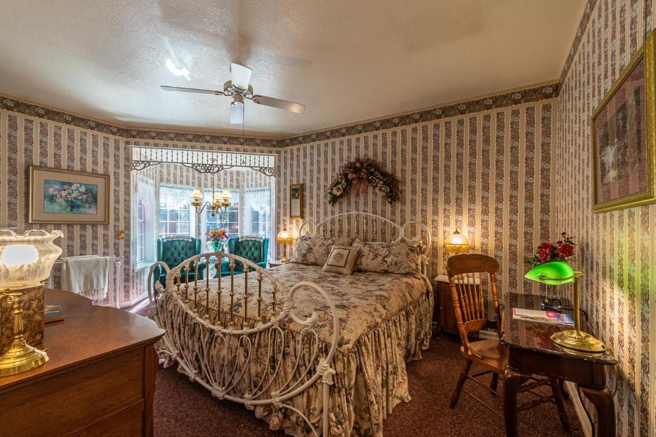 Apples Bed And Breakfast Inn Big Bear Lake Exterior photo
