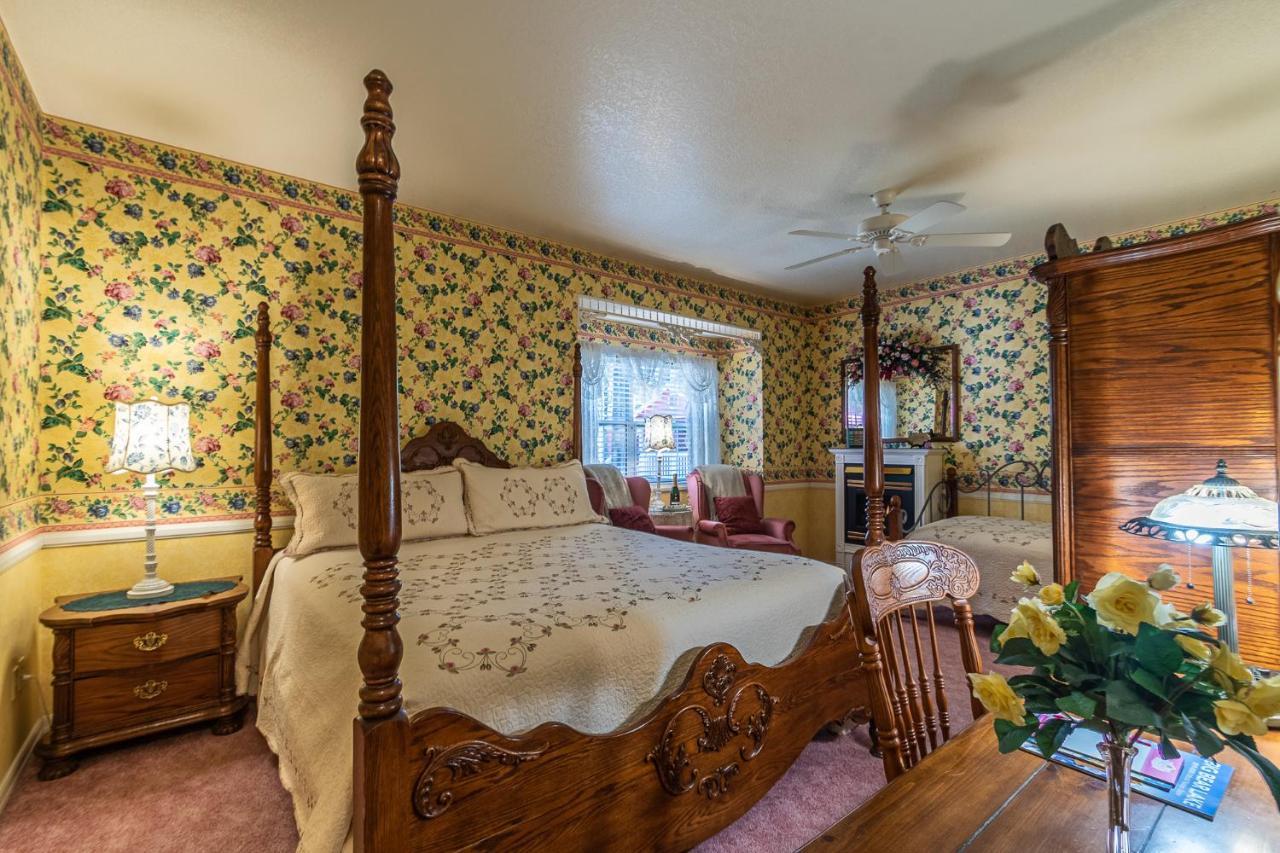 Apples Bed And Breakfast Inn Big Bear Lake Exterior photo