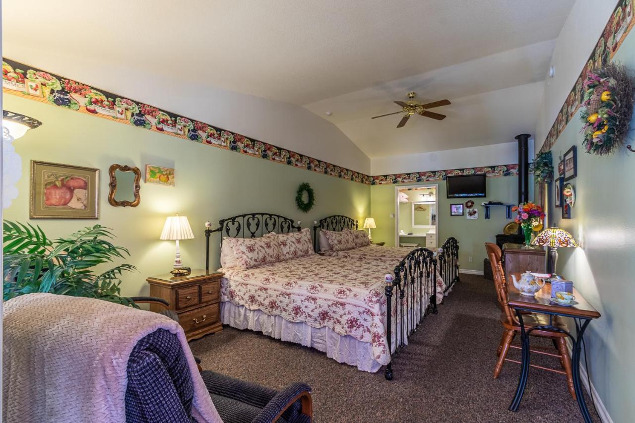 Apples Bed And Breakfast Inn Big Bear Lake Exterior photo