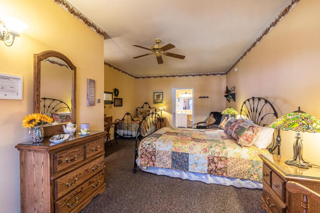 Apples Bed And Breakfast Inn Big Bear Lake Exterior photo