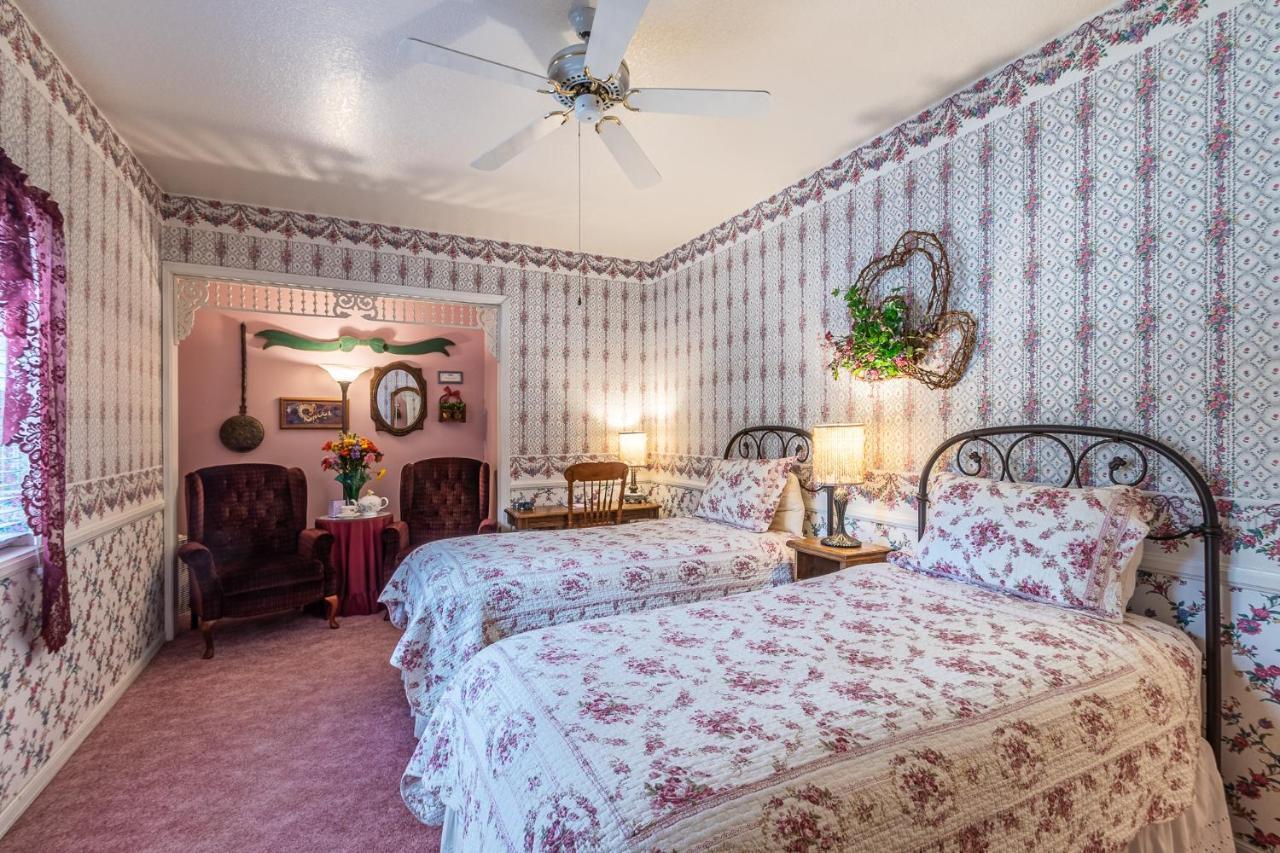 Apples Bed And Breakfast Inn Big Bear Lake Exterior photo