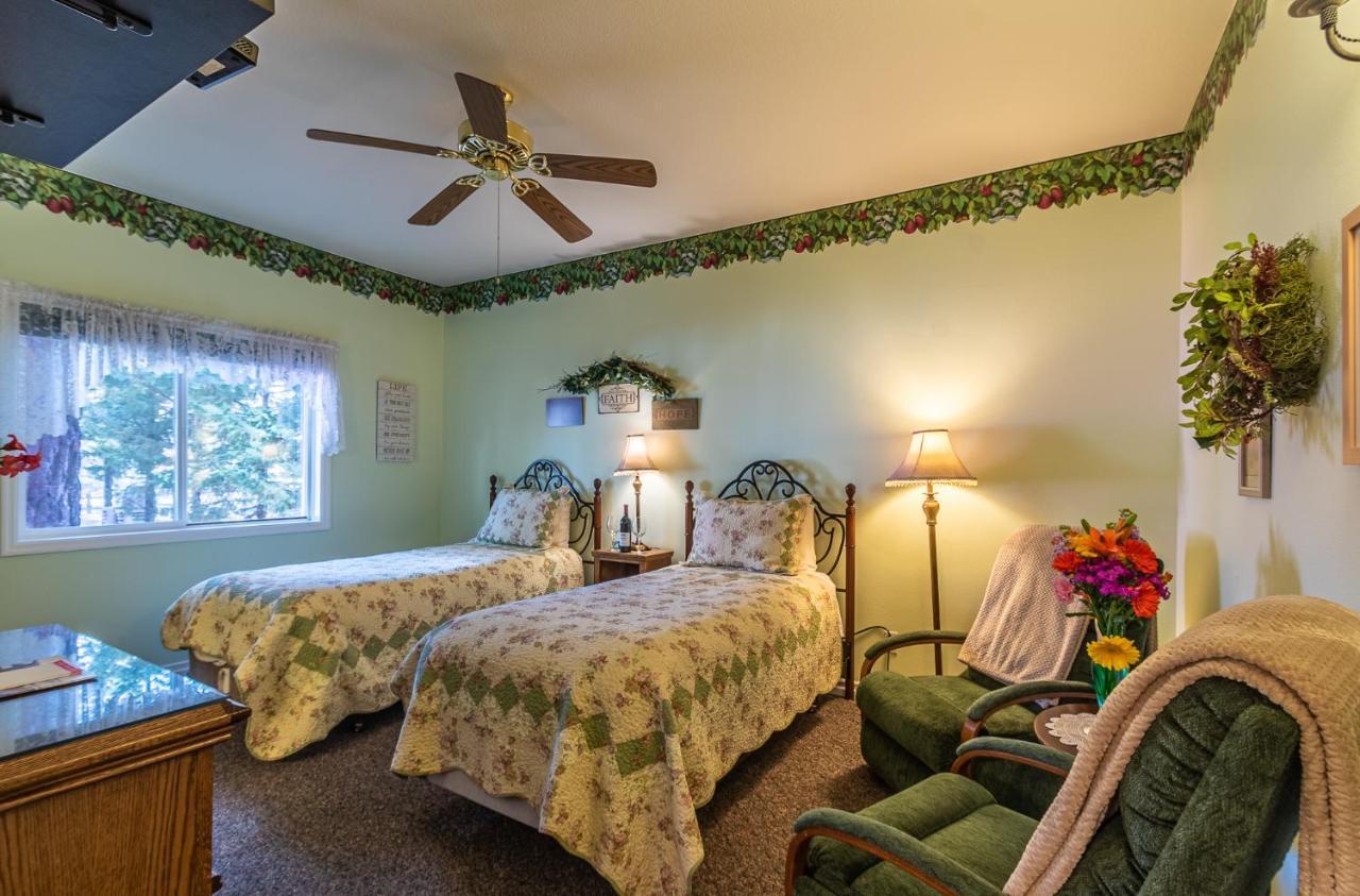 Apples Bed And Breakfast Inn Big Bear Lake Exterior photo