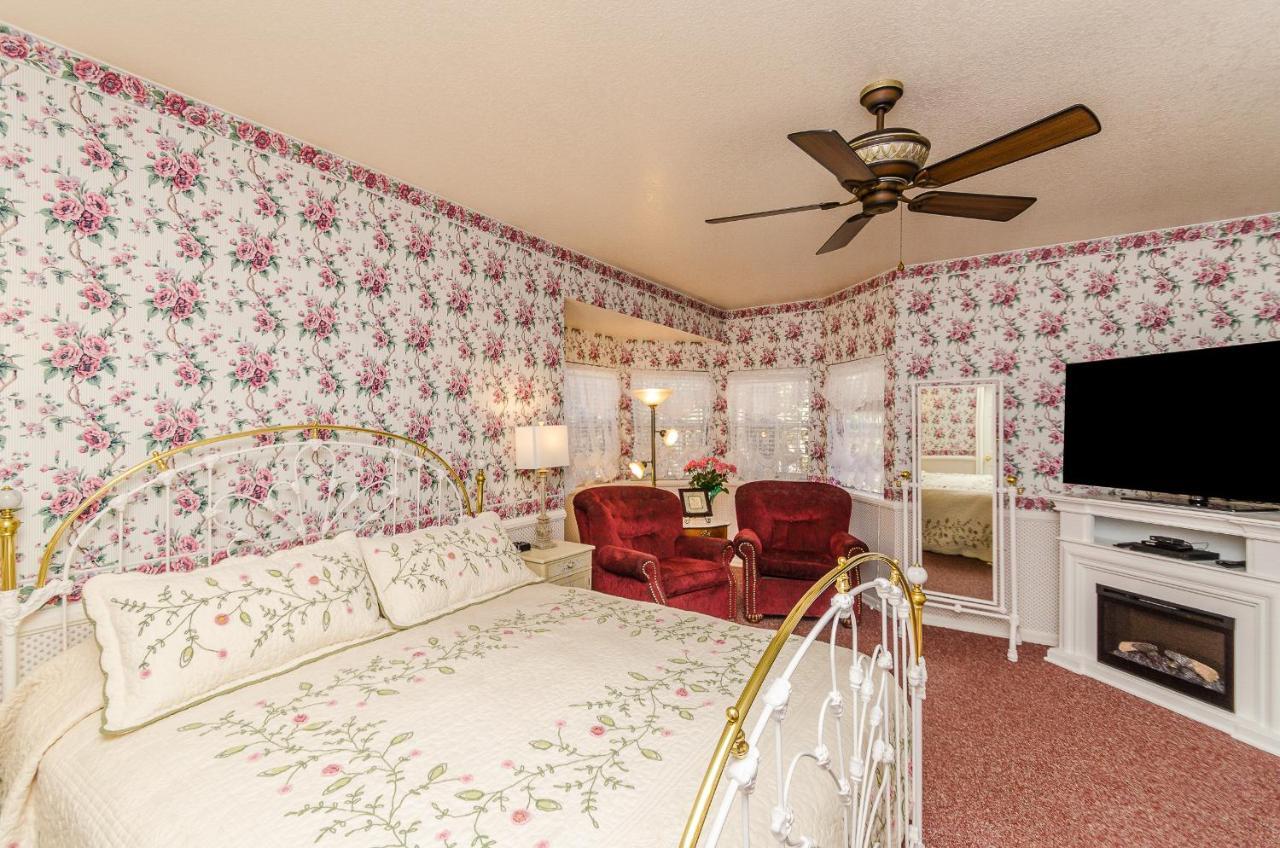 Apples Bed And Breakfast Inn Big Bear Lake Exterior photo